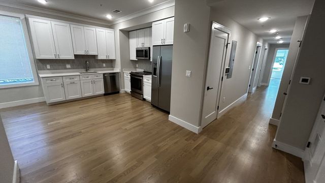 104-106 Warren St. 6, Boston, MA 02135