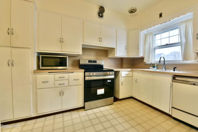 194 S Main Avenue, Albany, NY 12208