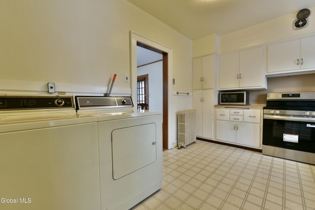 194 S Main Avenue, Albany, NY 12208