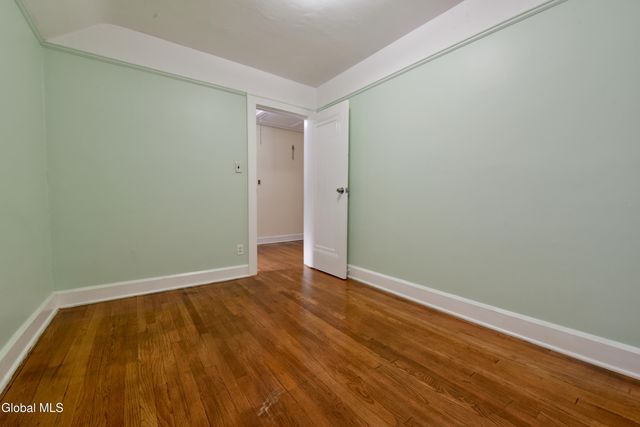 194 S Main Avenue, Albany, NY 12208