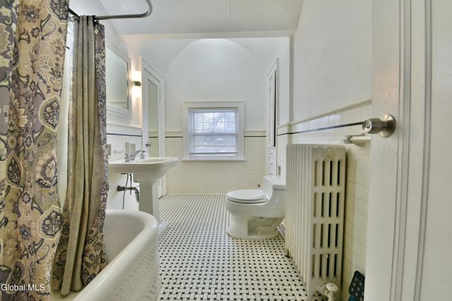 194 S Main Avenue, Albany, NY 12208