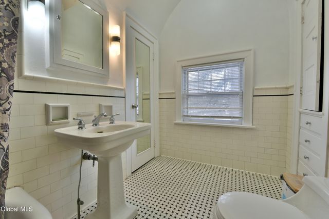 194 S Main Avenue, Albany, NY 12208