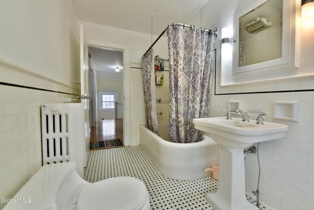 194 S Main Avenue, Albany, NY 12208