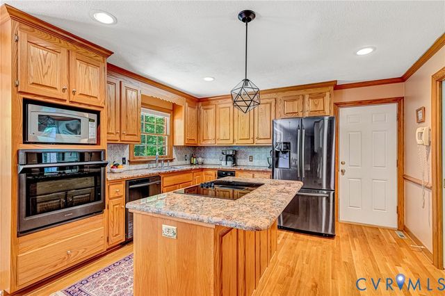 11494 Riveredge Rd, Doswell, VA 23047