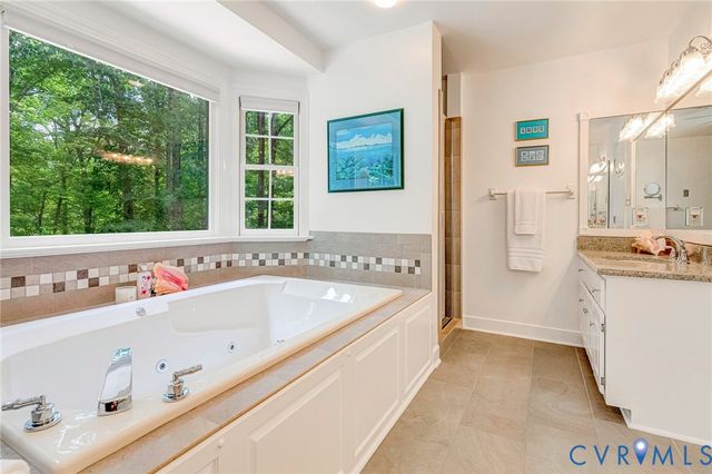 11494 Riveredge Rd, Doswell, VA 23047