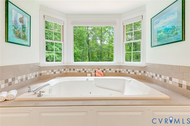 11494 Riveredge Rd, Doswell, VA 23047