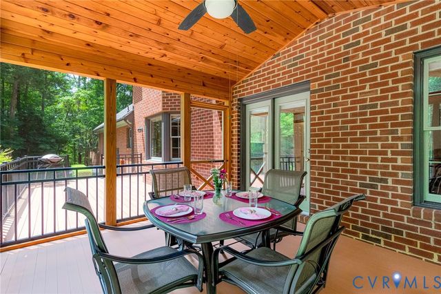 11494 Riveredge Rd, Doswell, VA 23047