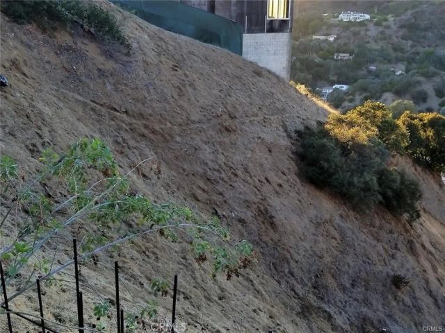 2537 Woodstock, Los Angeles, CA 90046