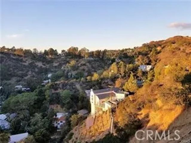 2537 Woodstock, Los Angeles, CA 90046