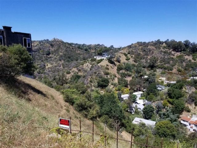 2537 Woodstock, Los Angeles, CA 90046