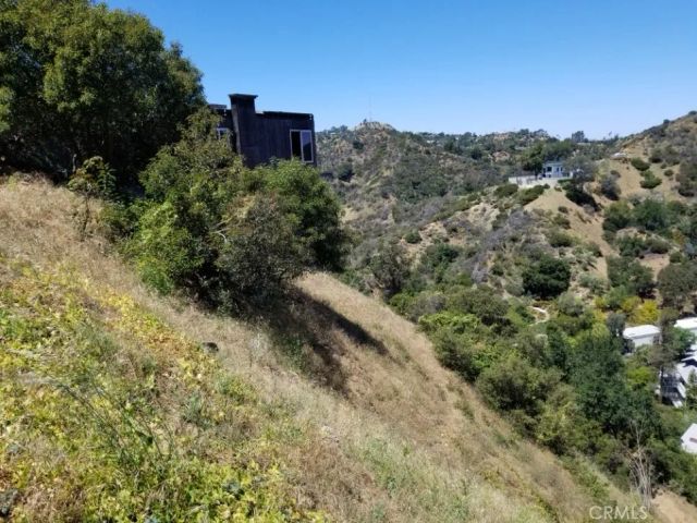 2537 Woodstock, Los Angeles, CA 90046