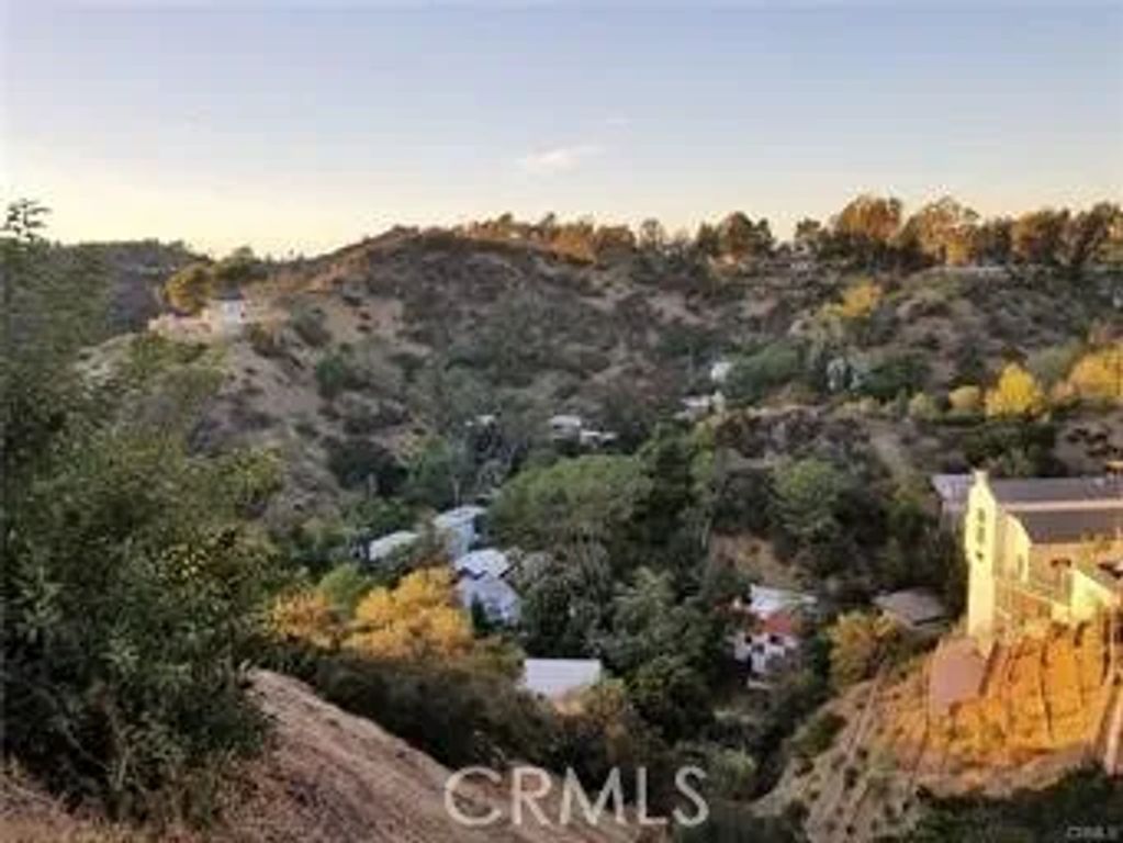 2537 Woodstock, Los Angeles, CA 90046