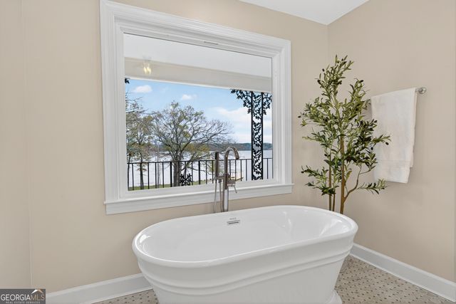 8294 Shelley Trail, Macon, GA 31220