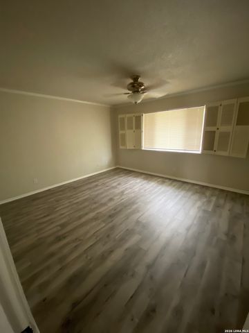6106 Vance Jackson Rd Apt 15, San Antonio, TX 78230
