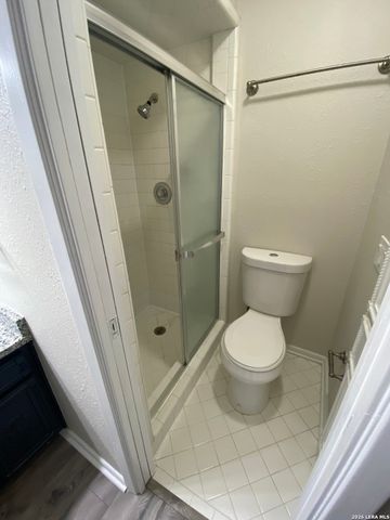 6106 Vance Jackson Rd Apt 15, San Antonio, TX 78230