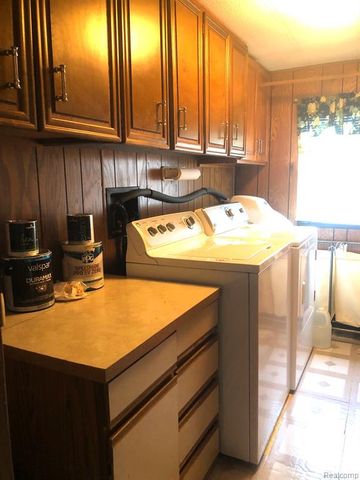 161 Spruce Drive, Jonesville, MI 49250