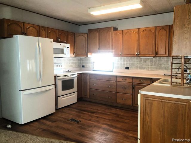 161 Spruce Drive, Jonesville, MI 49250