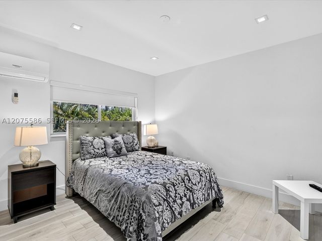 343 Centre Is, Golden Beach, FL 33160
