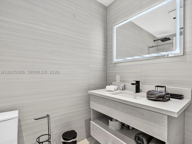 343 Centre Is, Golden Beach, FL 33160