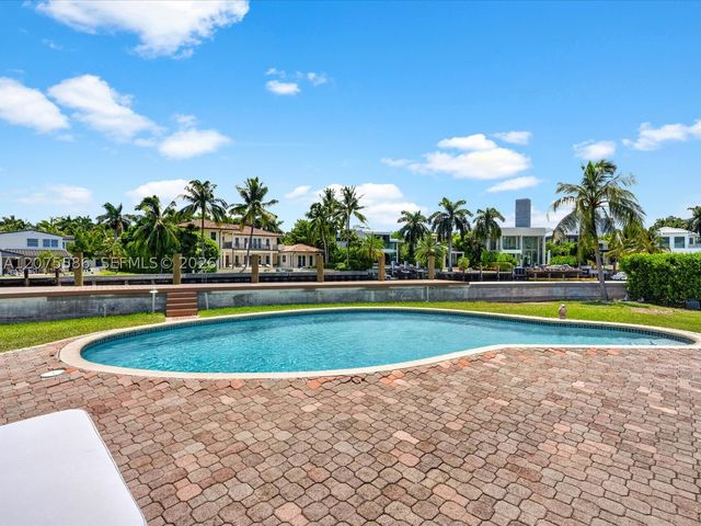 343 Centre Is, Golden Beach, FL 33160