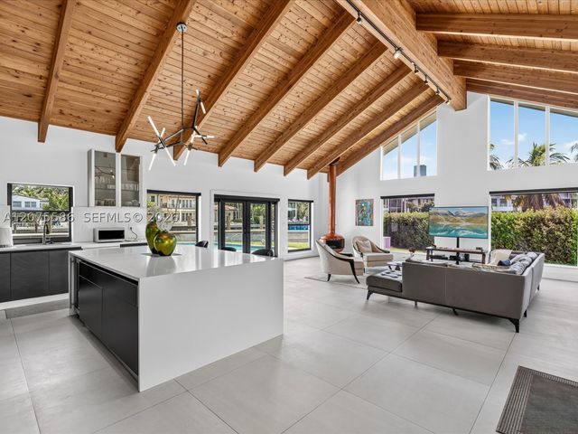 343 Centre Is, Golden Beach, FL 33160