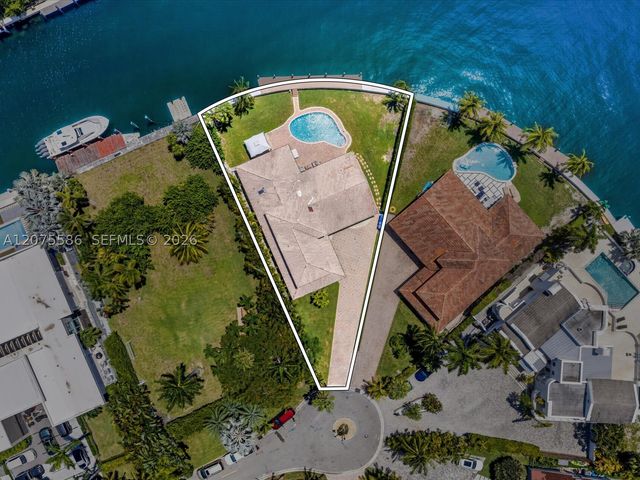 343 Centre Is, Golden Beach, FL 33160