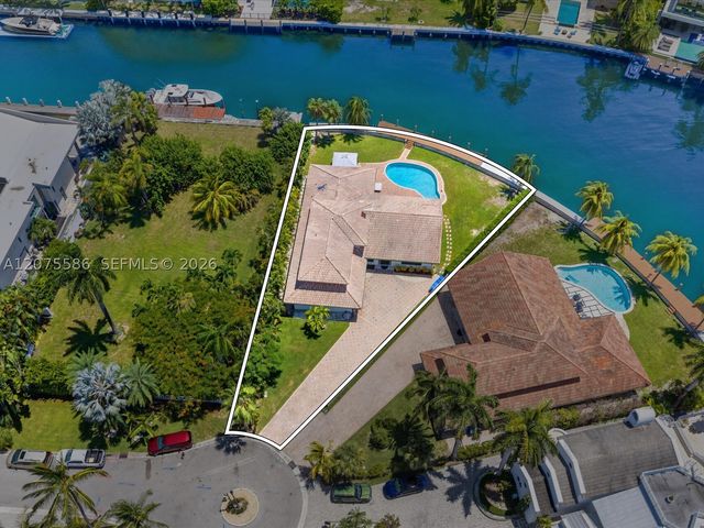 343 Centre Is, Golden Beach, FL 33160