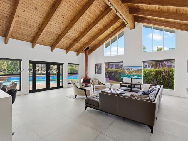 343 Centre Is, Golden Beach, FL 33160