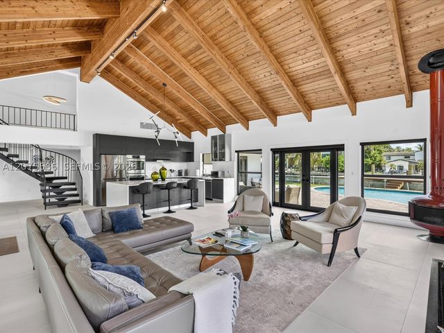 343 Centre Is, Golden Beach, FL 33160