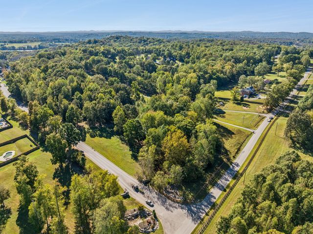 7025 Cairo Bend Rd, Lebanon, TN 37087