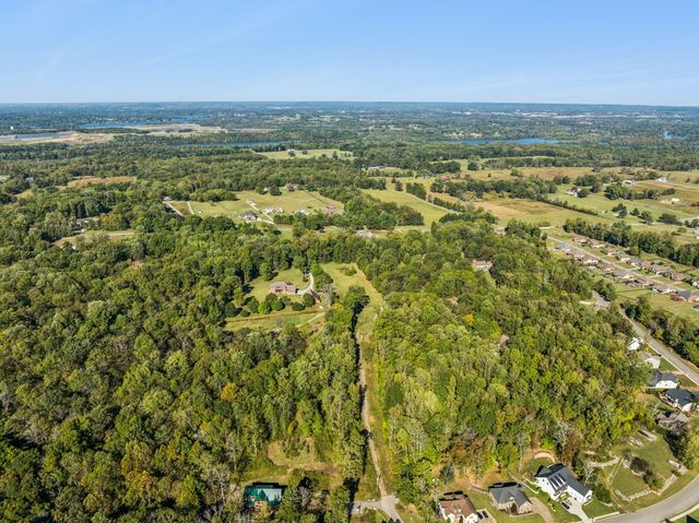 7025 Cairo Bend Rd, Lebanon, TN 37087