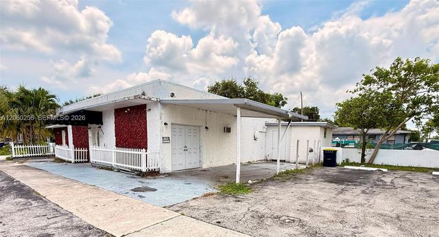 608 SW 12th Avenue, Dania Beach, FL 33004