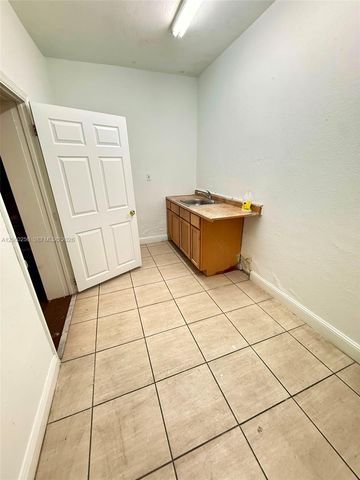 608 SW 12th Avenue, Dania Beach, FL 33004