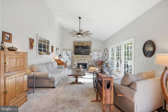 8151 CANCUN CT, Gainesville, VA 20155