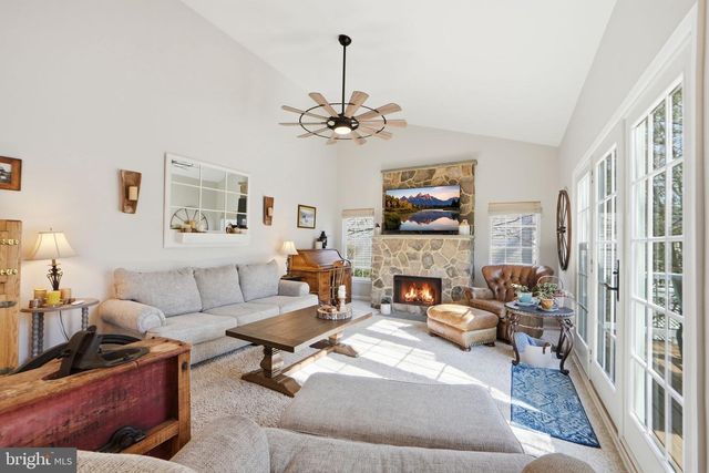 8151 CANCUN CT, Gainesville, VA 20155