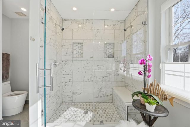 8151 CANCUN CT, Gainesville, VA 20155