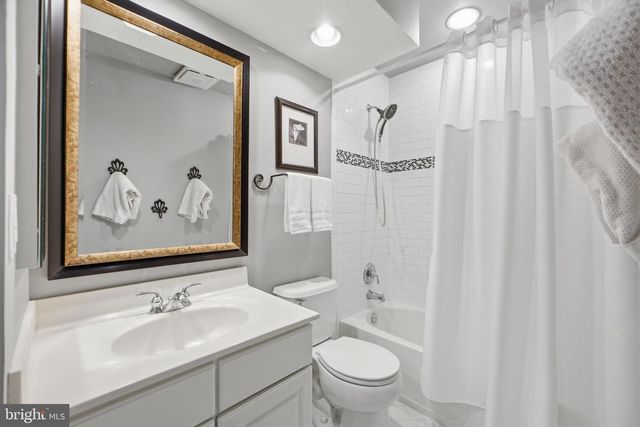 8151 CANCUN CT, Gainesville, VA 20155