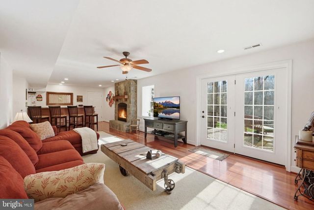 8151 CANCUN CT, Gainesville, VA 20155