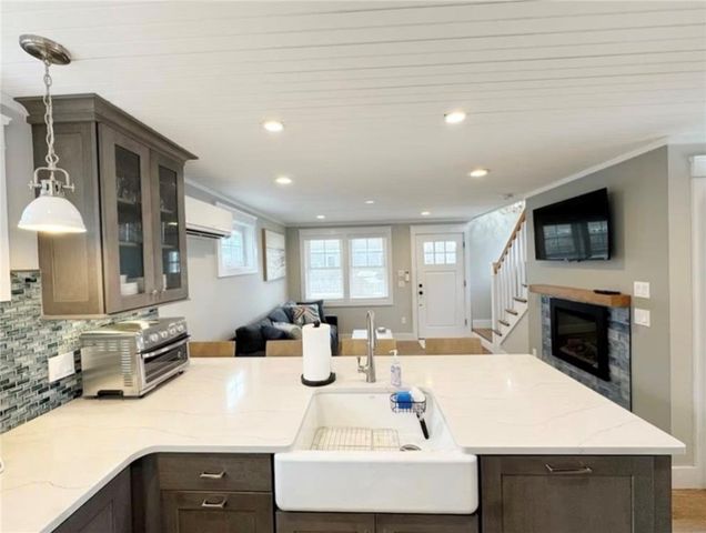 21 Warren Avenue 21, Middletown, RI 02842