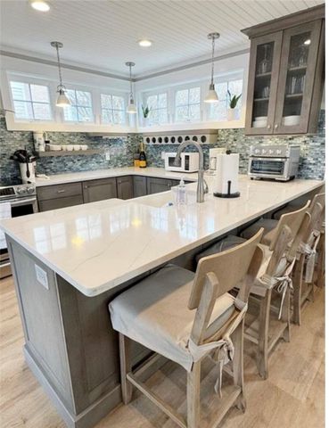 21 Warren Avenue 21, Middletown, RI 02842