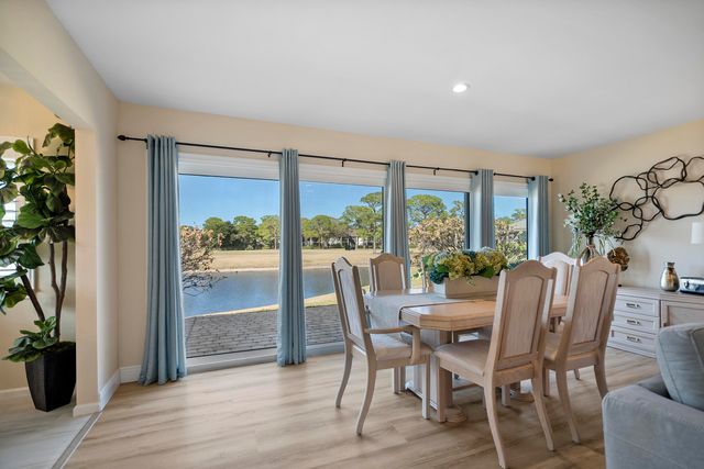 5143 SE Club Way, Stuart, FL 34997