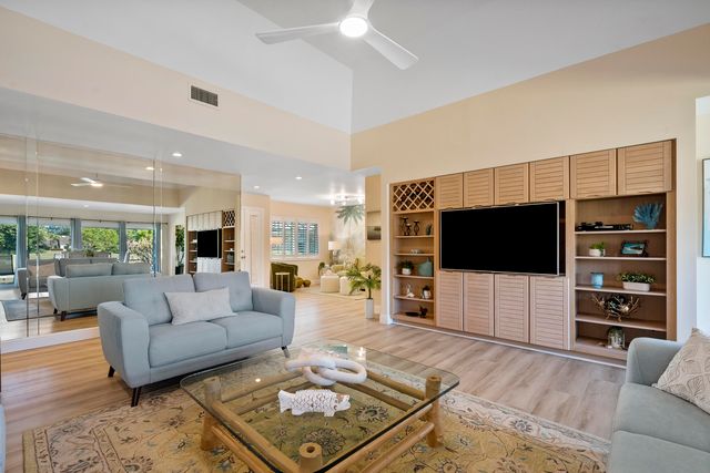 5143 SE Club Way, Stuart, FL 34997