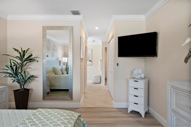 5143 SE Club Way, Stuart, FL 34997