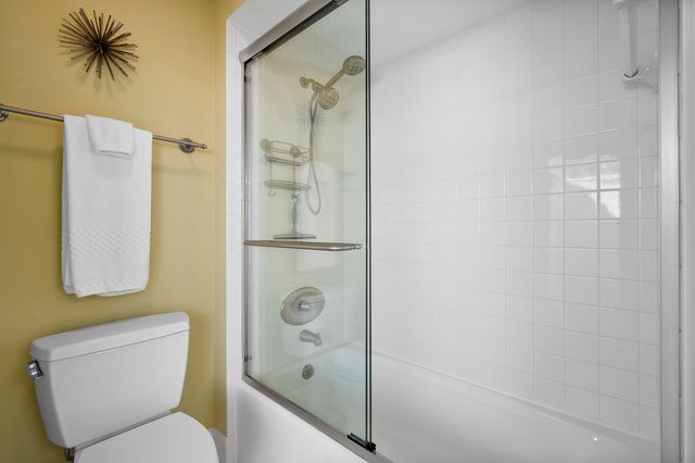 5143 SE Club Way, Stuart, FL 34997