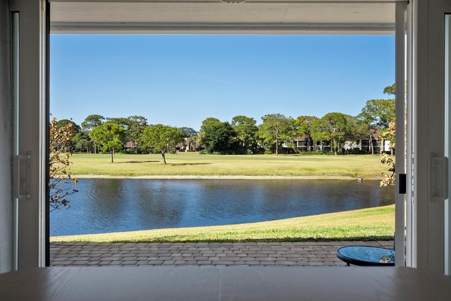 5143 SE Club Way, Stuart, FL 34997