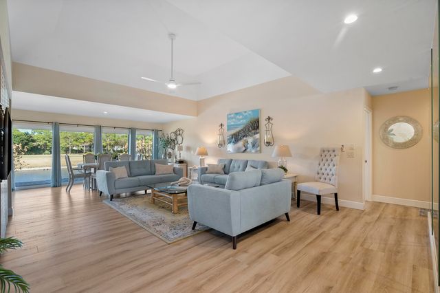 5143 SE Club Way, Stuart, FL 34997