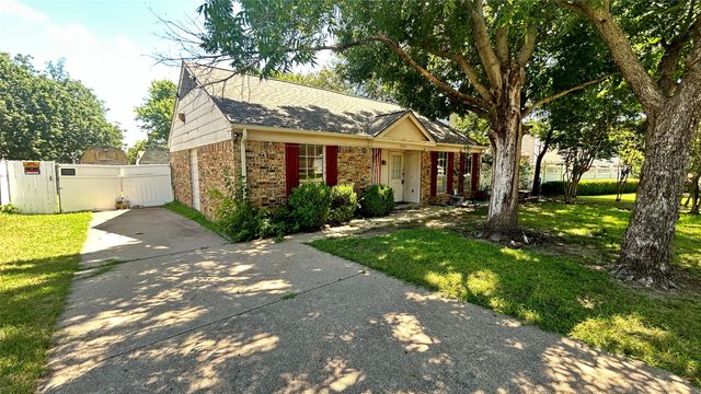 3904 Manzinita Street, Fort Worth, TX 76137
