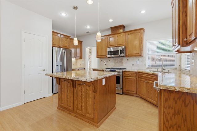 1703 Egret Dr, Tracy, CA 95376