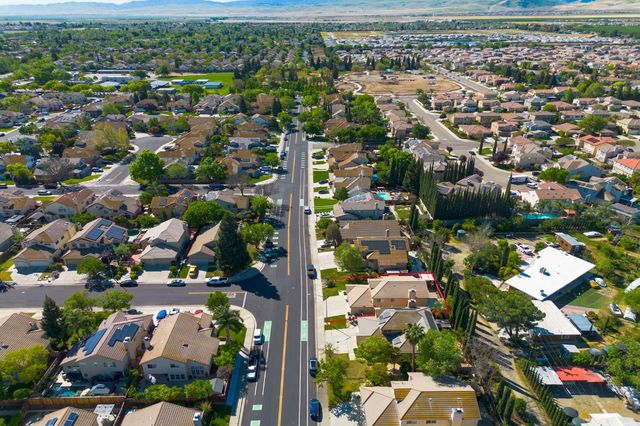 1703 Egret Dr, Tracy, CA 95376