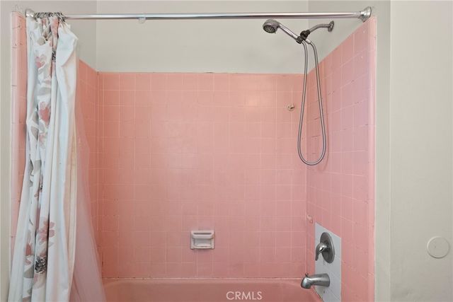 17806 Erwin St, Encino, CA 91316